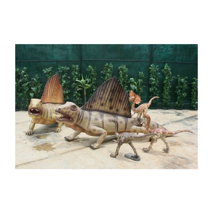 Dinosaurier Dimetrodon mit kleinen Velociraptors lebensgroß Deko- & Werbefigur