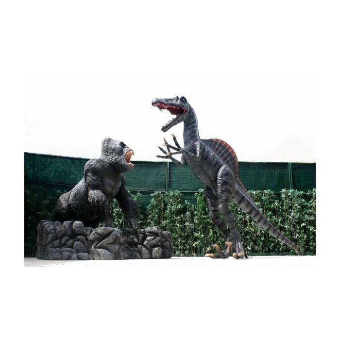 Dinosaurier Spinosaurus greift Gorilla auf Stein an lebensgroß Deko- & Werbefigur