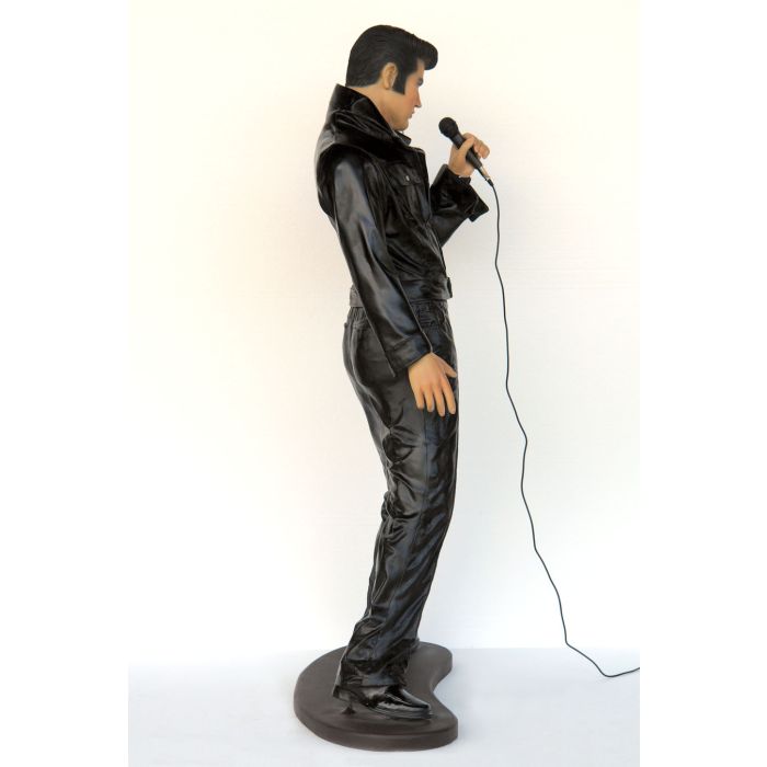 Junger stehender Elvisdouble singend mit Mikrofon lebensgroß Deko- & Werbefigur