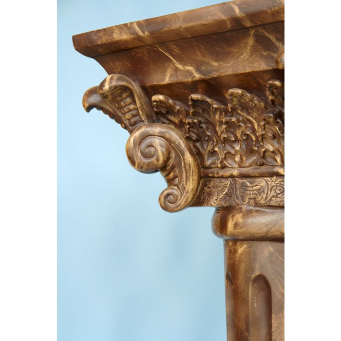 Große Säule in brauner Marmoroptik lebensgroß Säule