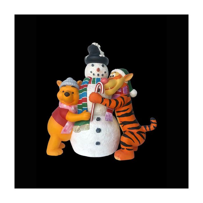Schneemann wird von Tigger und Pooh umarmt lebensgroß Deko- & Werbefigur