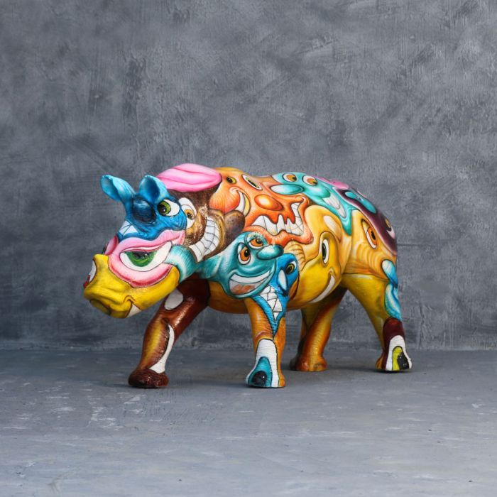 Nashorn Baby in künstlerischer Bemalung lebensgroß Deko- & Werbefigur