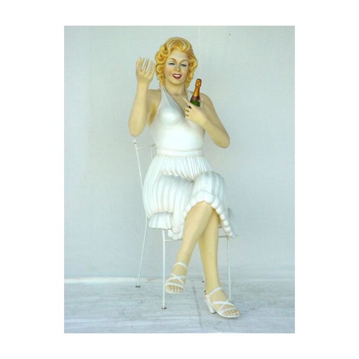 Marilyn Monroe Double sitzend mit Sektflasche lebensgroß Dekorationsfigur