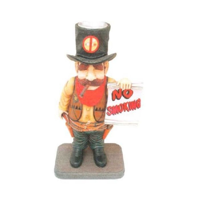 Cowboy mit Aschenbecher im Hut und *No-Smoking* Schild verkleinert Aschenbecher