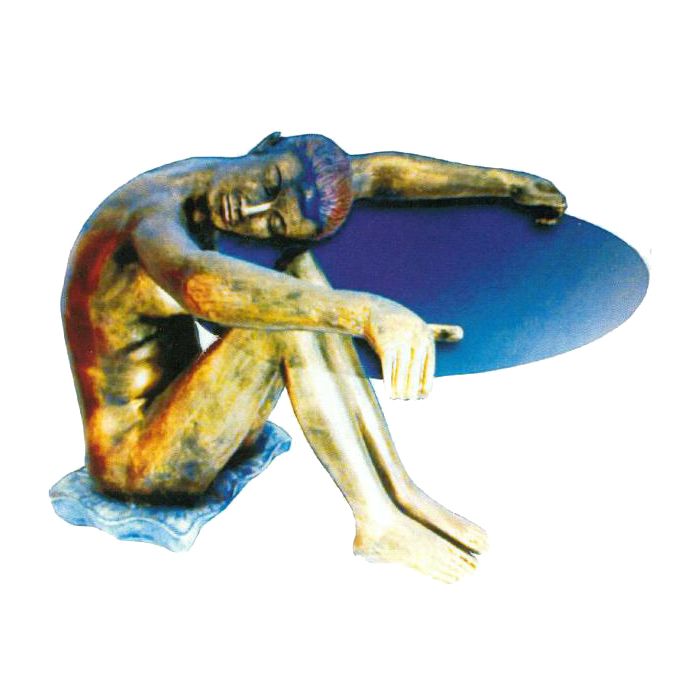 Glastisch mit sitzender Figur lebensgroß Tisch