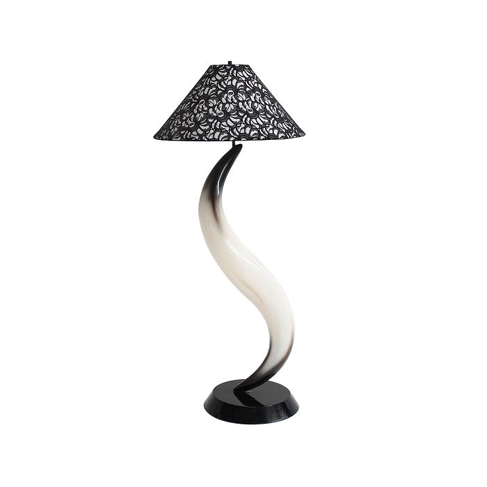 Stierhornlampe lebensgroß Beleuchtung