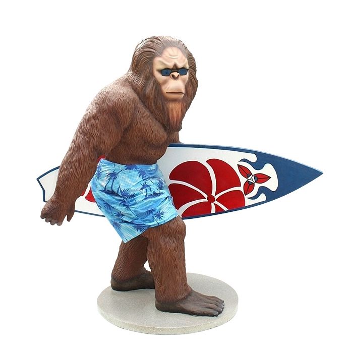 Big Foot mit Surfbrett lebensgroß Deko- & Werbefigur
