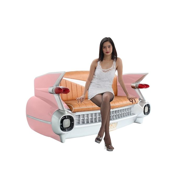 Sofa Cadillac Rosa mit braunem Polster lebensgroß Sitzmöglichkeit
