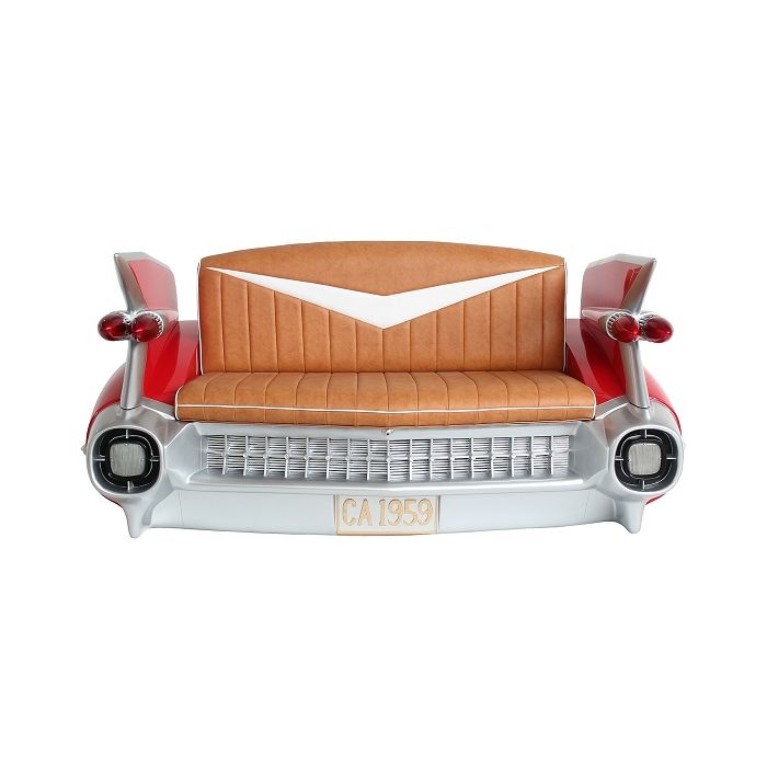 Sofa Cadillac Rot mit braunem Polster und Zeitschriften und Getr lebensgroß Sitzmöglichkeit, Tisch