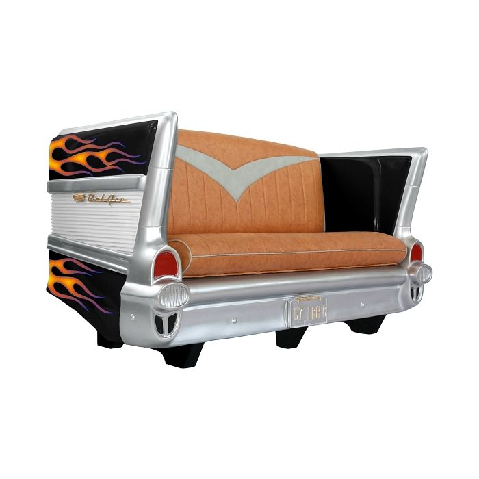 Sofa Chevy Schwarz mit orange blauen Flammen lebensgroß Sitzmöglichkeit