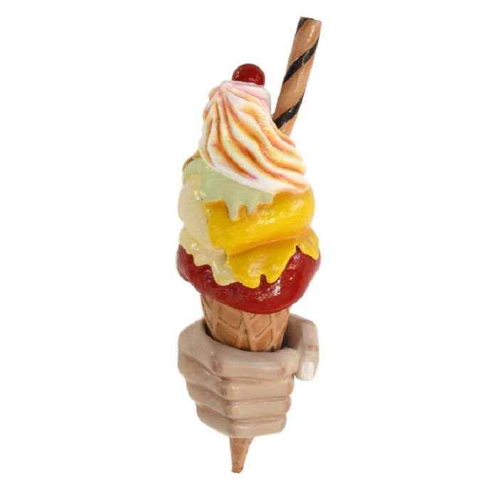 Eis mit Röhrchen in der Hand für Wand vergrößert Deko- & Werbefigur