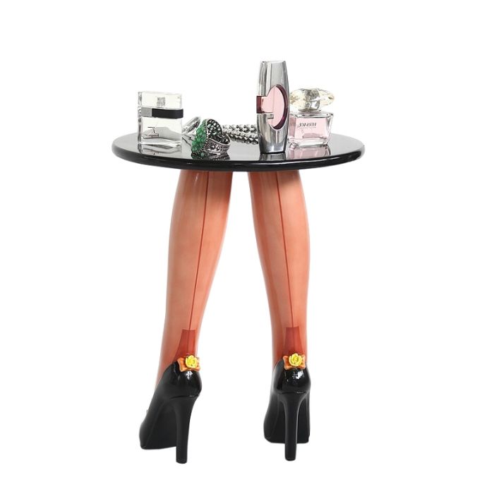 Schwarze Highheels Tisch lebensgroß Tisch