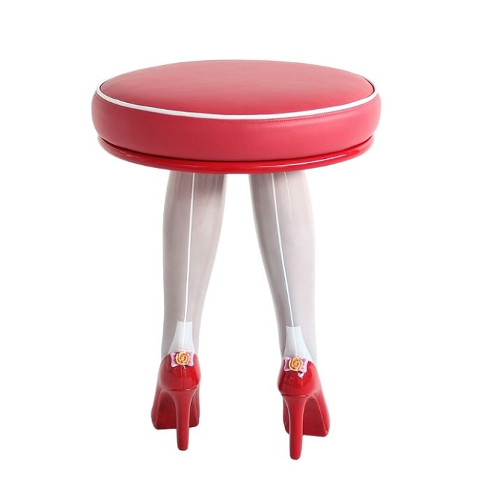 Rote Highheels Hocker lebensgroß Sitzmöglichkeit