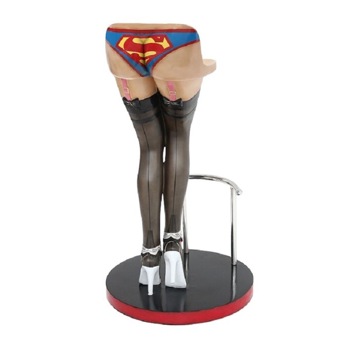 Sexy Frauenbeine Schwarz mit Superman Unterwäsche Barhocker lebensgroß Sitzmöglichkeit