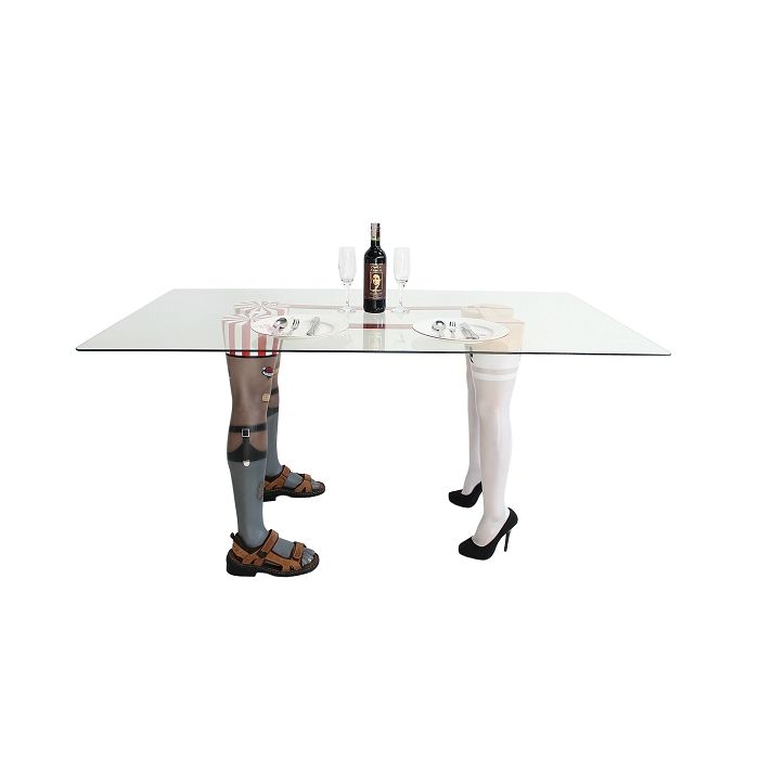 Männer  und Frauenbeine Tisch mit großer Glasplatte lebensgroß Tisch