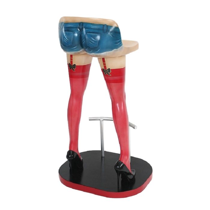 Sexy Frauenbeine Rot mit Jeans Shorts Barhocker lebensgroß Sitzmöglichkeit