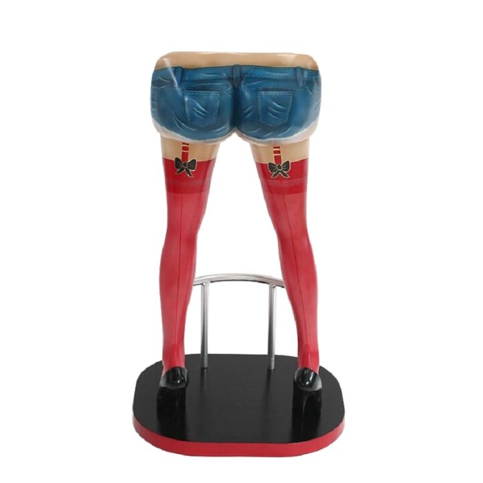 Sexy Frauenbeine Rot mit Jeans Shorts Barhocker lebensgroß Sitzmöglichkeit