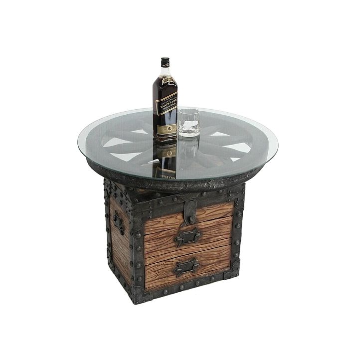 Truhe und Wagenrad Tisch mit Glasplatte lebensgroß Tisch