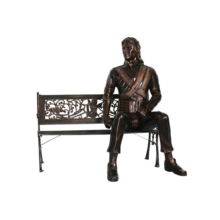 Michael auf Bank Bronze lebensgroß Sitzmöglichkeit