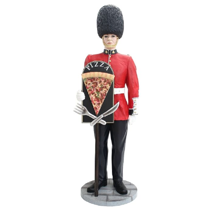 britischer Wächter mit PizzaSchild lebensgroß Schild