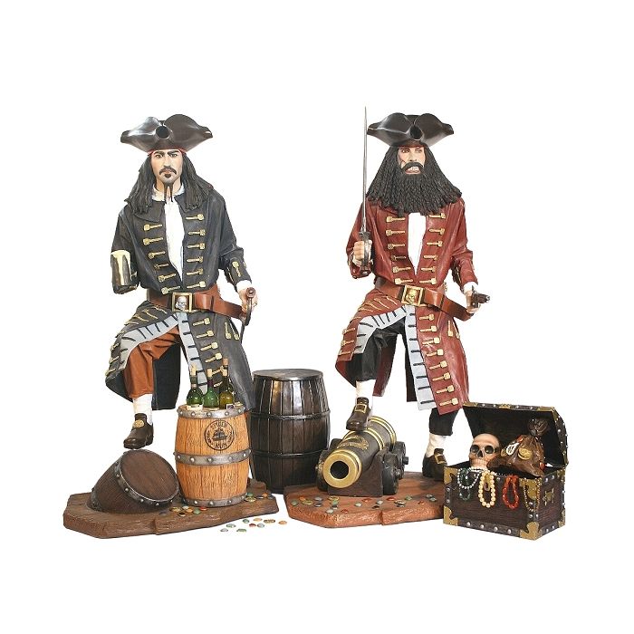 Piraten mit Weinfässern, Kanone und Schatztruhe lebensgroß Dekorationsfigur