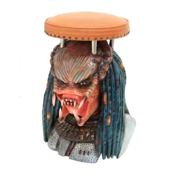 Alien Predator Hocker lebensgroß Sitzmöglichkeit