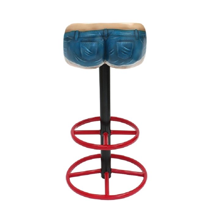 Jeans Shorts Barhocker lebensgroß Sitzmöglichkeit