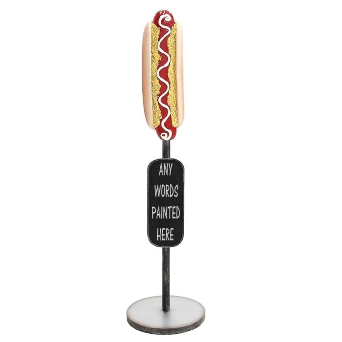 Hotdog auf Ständer mit Angebotsschild vergrößert Angebotstafel