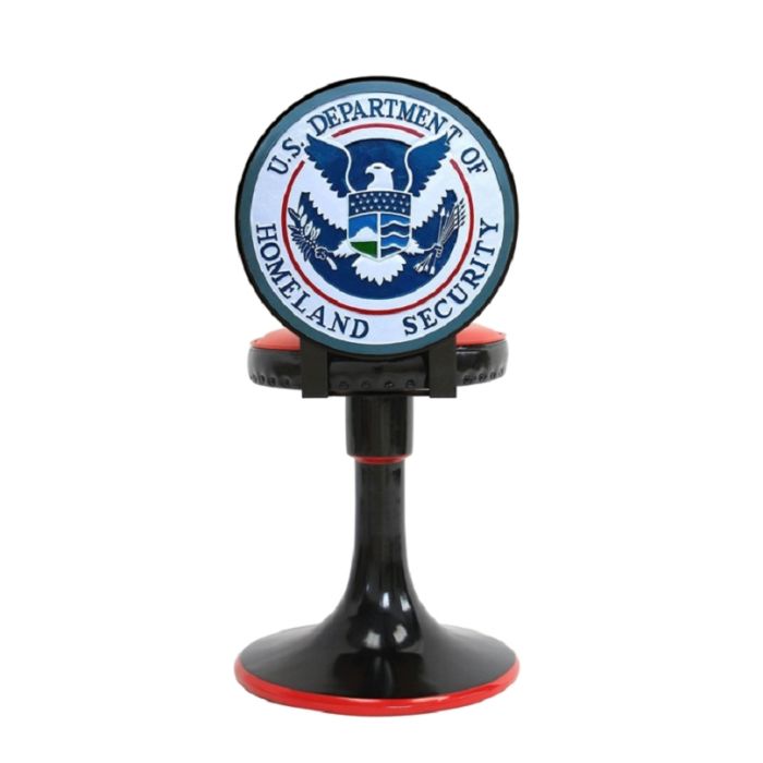 US Homeland Security Stuhl lebensgroß Sitzmöglichkeit