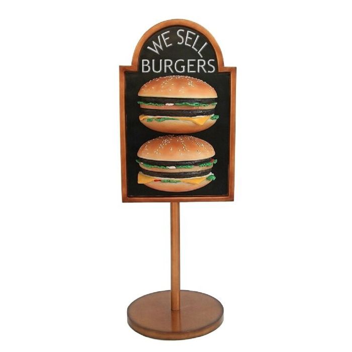 2 Burger auf Angebotstafel auf Ständer vergrößert Schild
