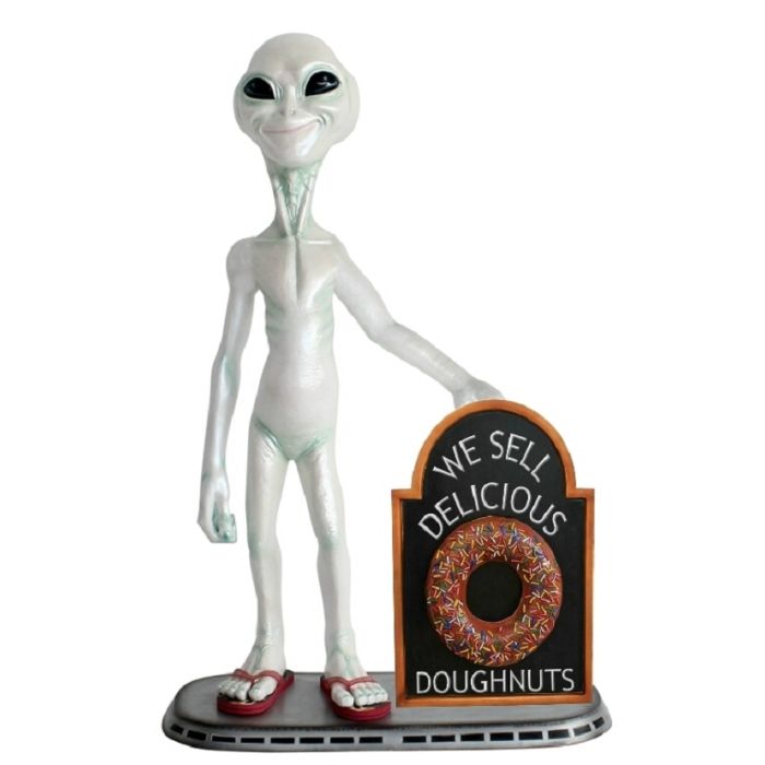 Alien mit Donut auf Angebotstafel lebensgroß Deko- & Werbefigur