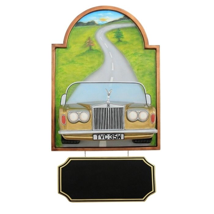 Bild mit Rolls Royce Gold und Angebotsschild verkleinert Angebotstafel