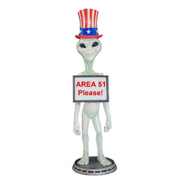 Alien mit amerikanischem Hut und Angebotsschild lebensgroß Angebotstafel