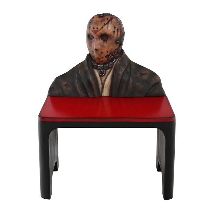 Monster Jason Voorhees Sitz lebensgroß Sitzmöglichkeit