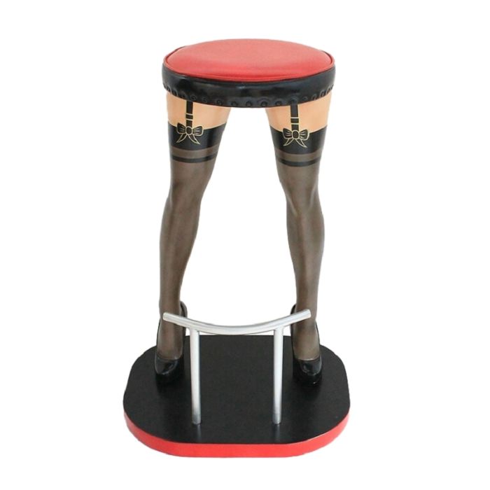 Sexy Frauenbeine mit schwarzen Strümpfen Barhocker mit schwarz r lebensgroß Sitzmöglichkeit