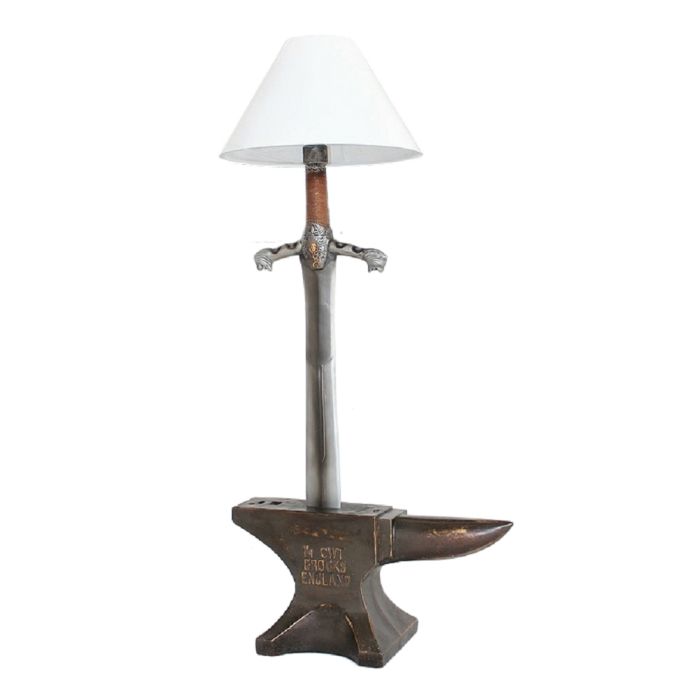 Excalibur Schwert in Eisen Lampe lebensgroß Beleuchtung