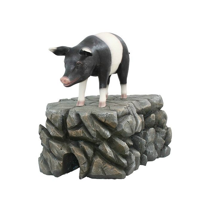 Schwein schwarzweiß stehend lebensgroß Minigolf