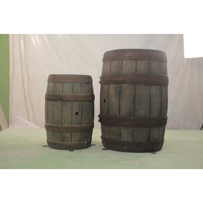 Kleines Holzfass lebensgroß