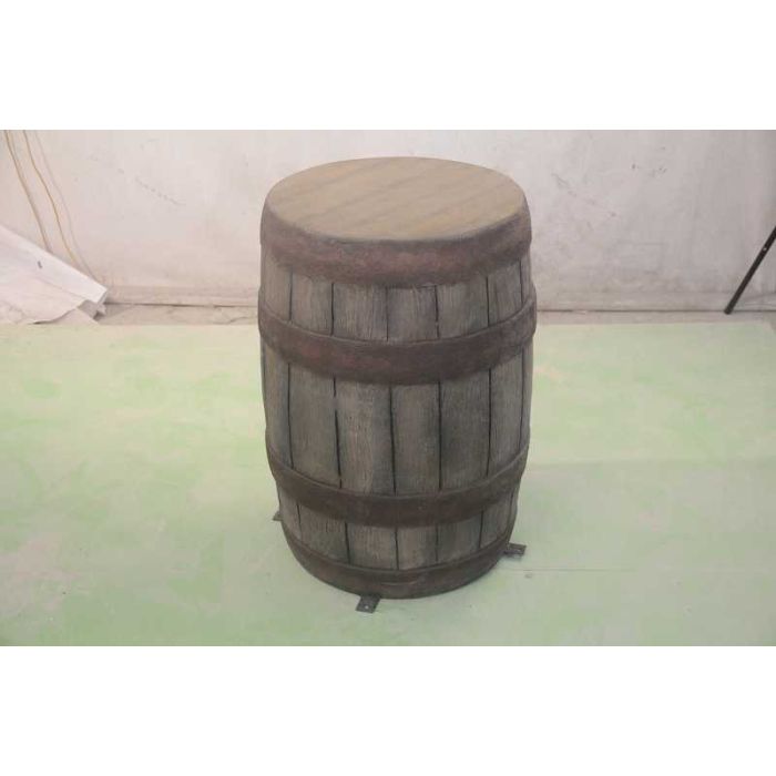 Kleines Holzfass lebensgroß