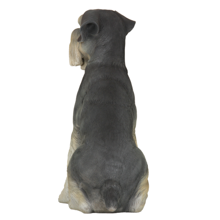Sitzender Schnauzer lebensgroß