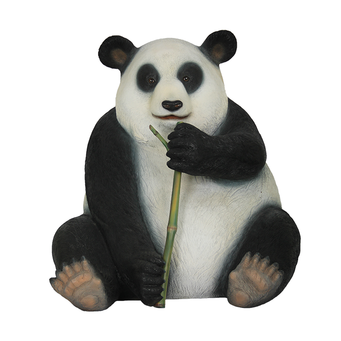 sitzender Pandabär mit Bambus lebensgroß