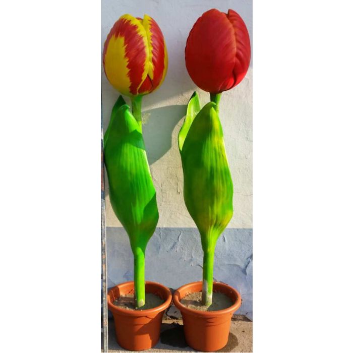 rot-gelbe Tulpe vergrößert Dekorationsfigur