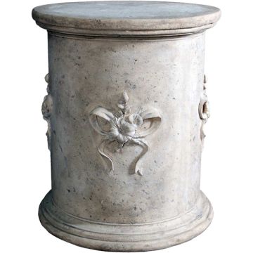 Zylindrische Säule lebensgroß