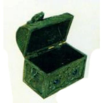 Schatzkiste mit Drachenkopf verkleinert