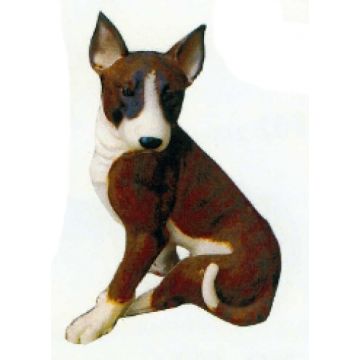 brauner Hund sitzend lebensgroß