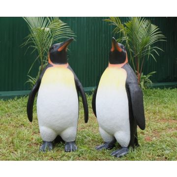 Pinguine paar lebensgroß