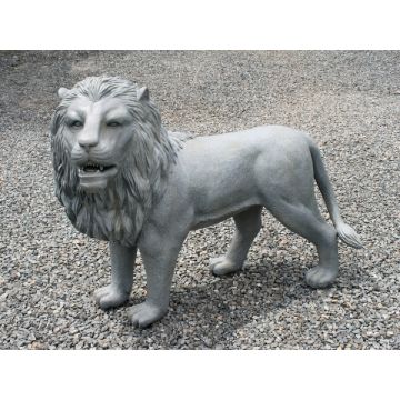 Löwe stehend Granit lebensgroß
