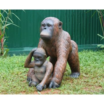 Orangutan mit Baby 2 lebensgroß