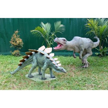 Dinosaurier Stegosaurus und Tyrannosaurus klein lebensgroß