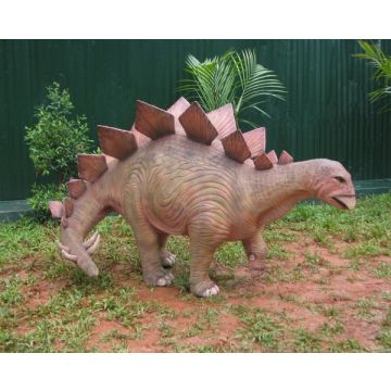Dinosaurier Stegosaurus mittel lebensgroß